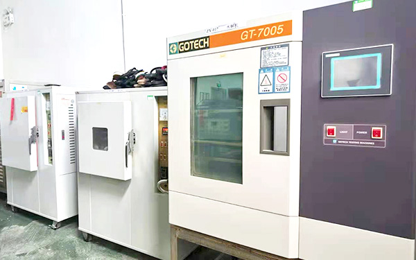 {振揚實業是拖鞋廠家、拖鞋加工廠、拖鞋代工廠、高端拖鞋定制、人字拖加工廠、定制拖鞋工廠、品牌拖鞋代工廠、涼鞋代工廠、沙灘拖鞋廠家、涼鞋廠家，完備的品質管控體系。}