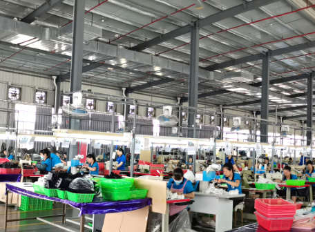 {振揚實業是拖鞋廠家、拖鞋加工廠、拖鞋代工廠、高端拖鞋定制、人字拖加工廠、定制拖鞋工廠、品牌拖鞋代工廠、涼鞋代工廠、沙灘拖鞋廠家、涼鞋廠家，40多年沉淀，精益求精。}